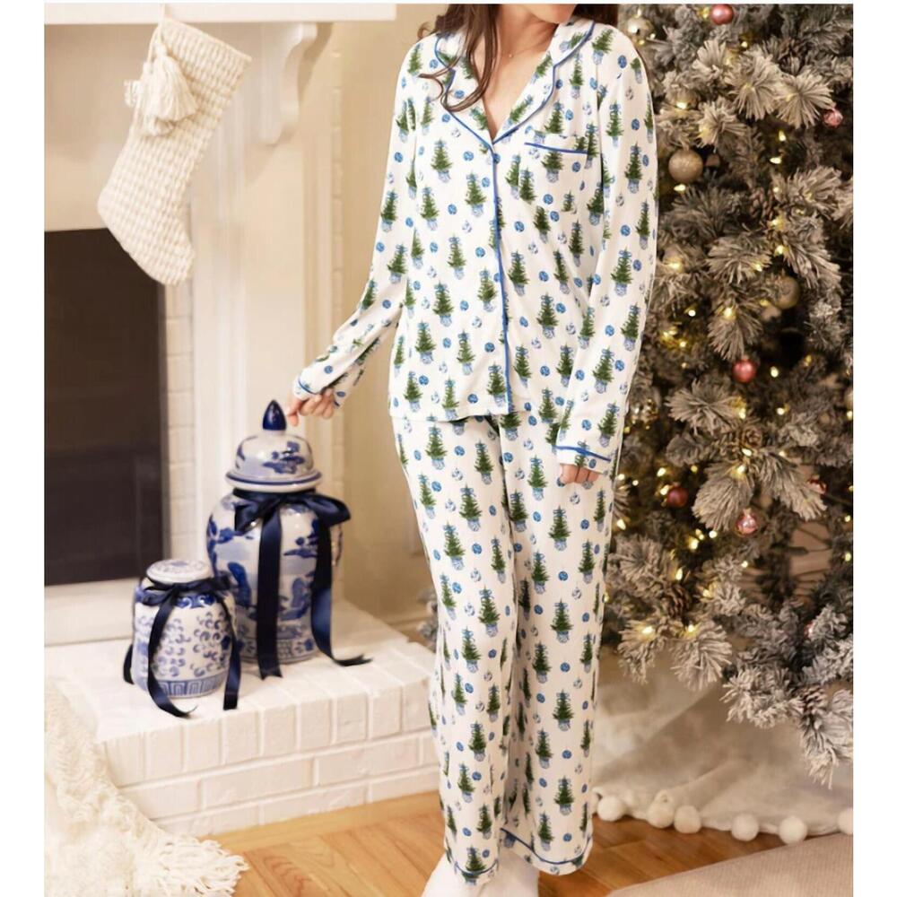NEW MARY SQUARE fancy and festive blue - pajama set in white